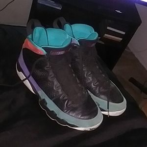 Shoes a pair of Jordans size 9